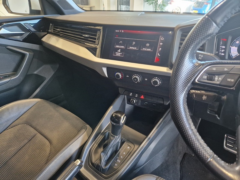 Audi A1 TFSI S line - U11914