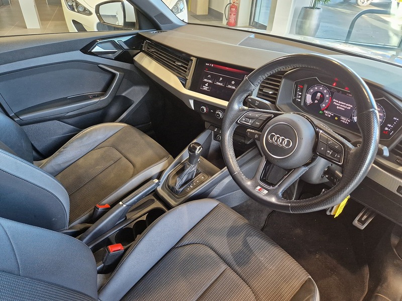 Audi A1 TFSI S line - U11914