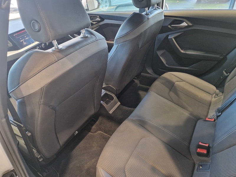 Audi A1 TFSI S line - U11914