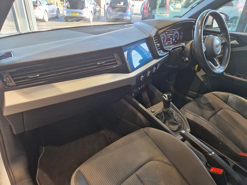 Audi A1 TFSI S line - U11914