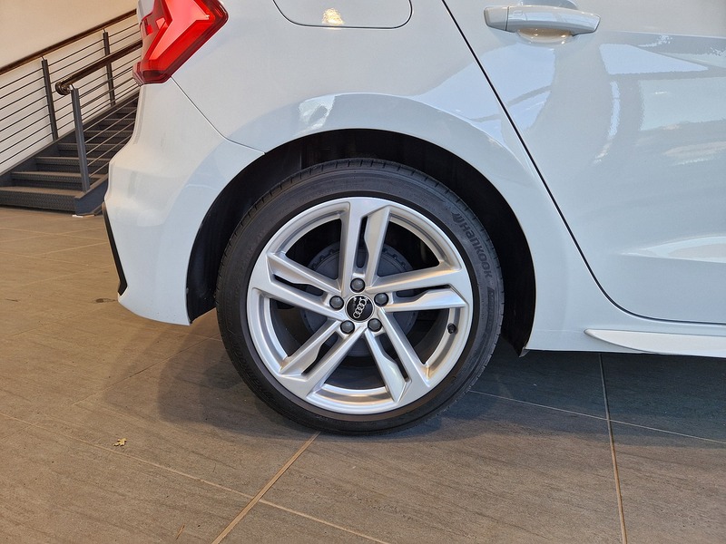 Audi A1 TFSI S line - U11914