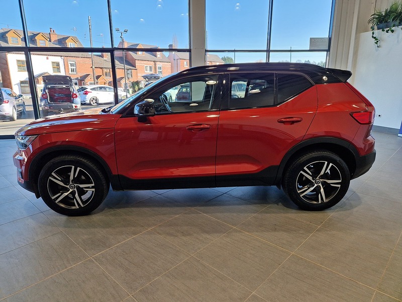 Volvo XC40 T3 R-Design - U11921