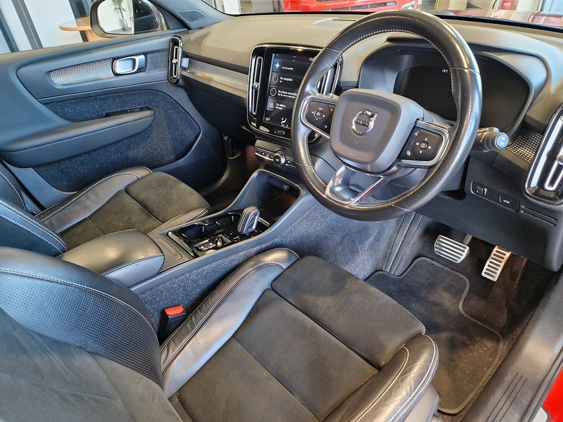 Volvo XC40 T3 R-Design - U11921
