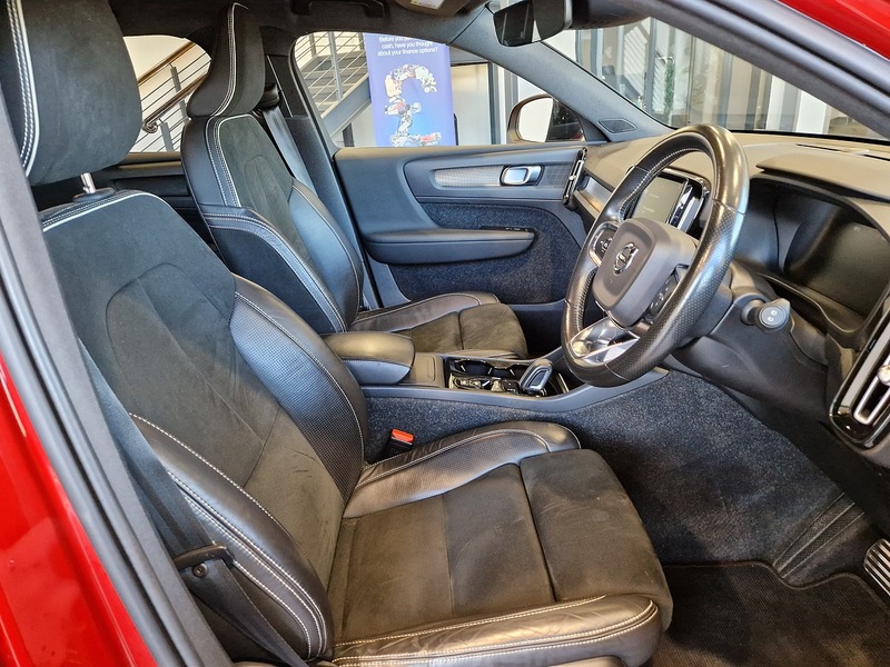 Volvo XC40 T3 R-Design - U11921