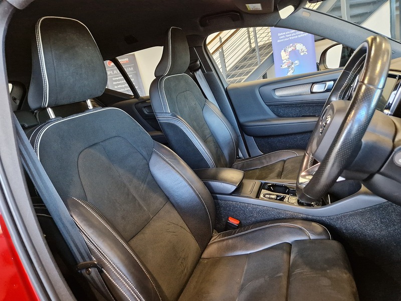 Volvo XC40 T3 R-Design - U11921