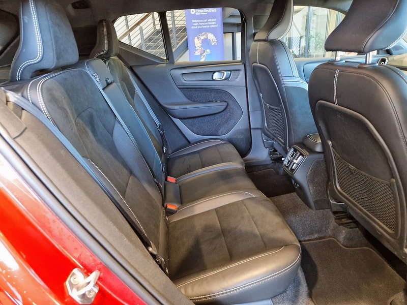 Volvo XC40 T3 R-Design - U11921