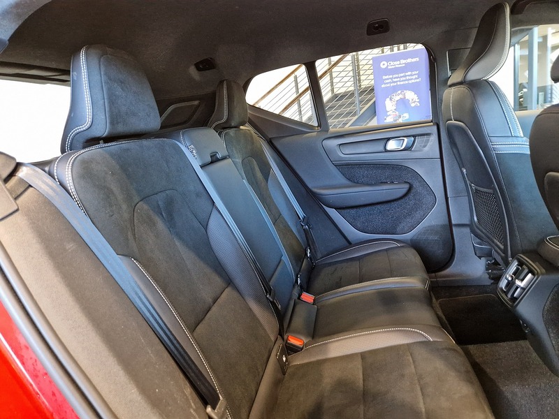 Volvo XC40 T3 R-Design - U11921