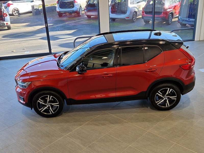 Volvo XC40 T3 R-Design - U11921