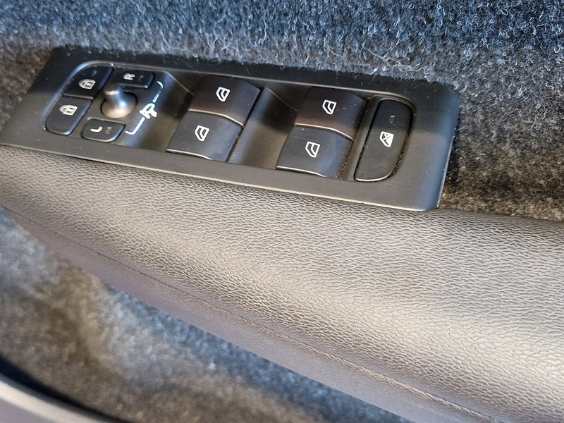 Volvo XC40 T3 R-Design - U11921