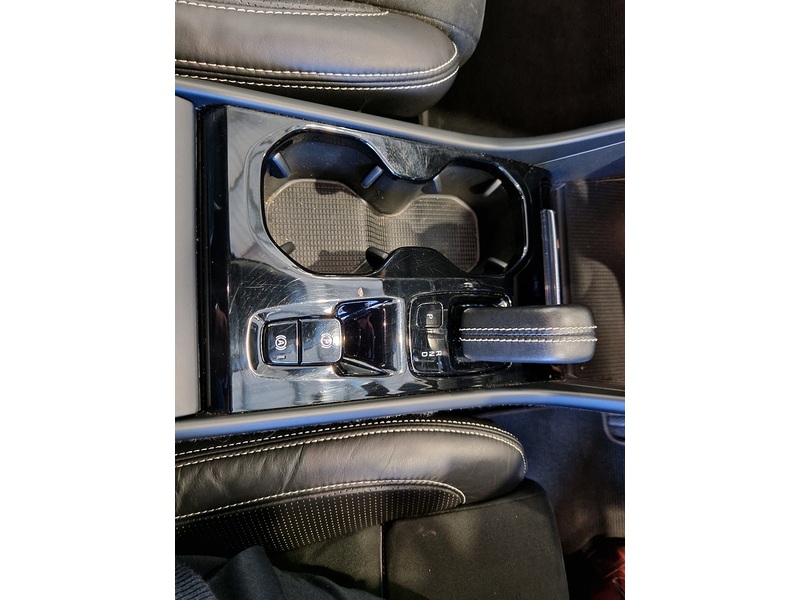 Volvo XC40 T3 R-Design - U11921