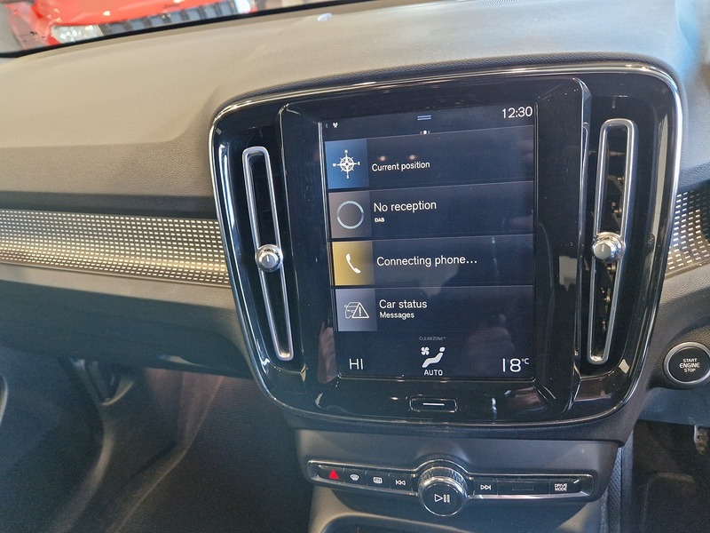 Volvo XC40 T3 R-Design - U11921