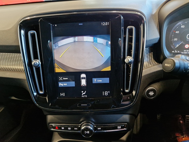 Volvo XC40 T3 R-Design - U11921