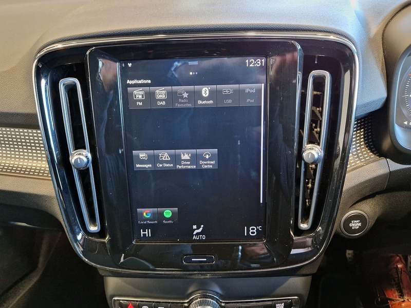 Volvo XC40 T3 R-Design - U11921