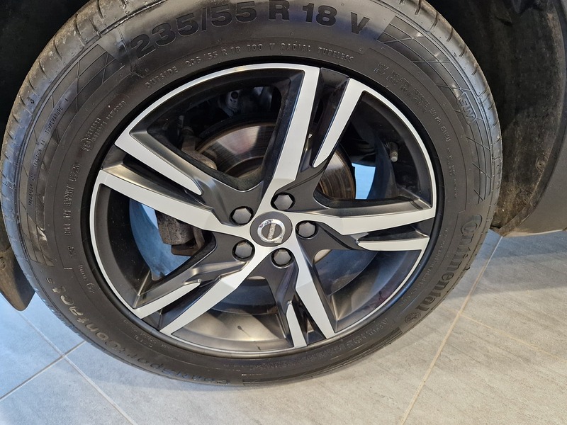 Volvo XC40 T3 R-Design - U11921