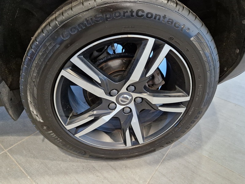 Volvo XC40 T3 R-Design - U11921