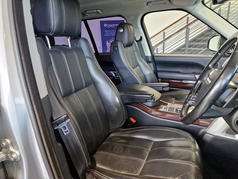 Land Rover Range Rover SD V8 Vogue SE - U11927