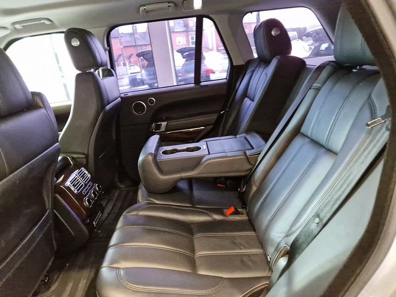 Land Rover Range Rover SD V8 Vogue SE - U11927