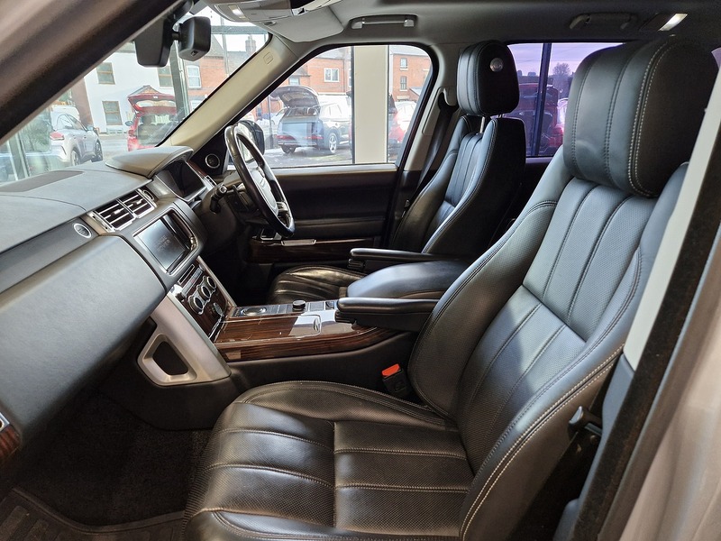 Land Rover Range Rover SD V8 Vogue SE - U11927