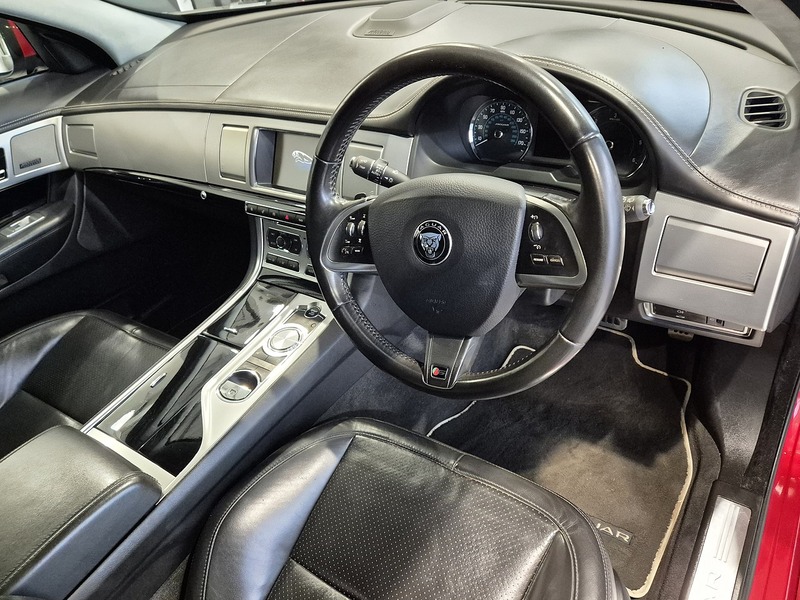 Jaguar XF d S V6 Portfolio - U11931