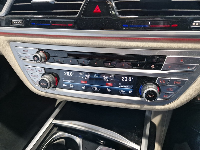 BMW 7 Series 730d M Sport - U11972