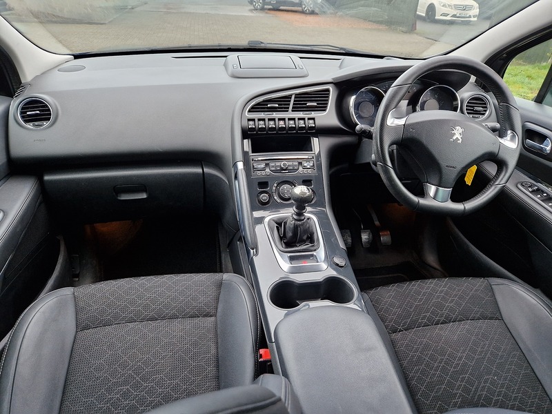 Peugeot 3008 HDi Allure - U11980