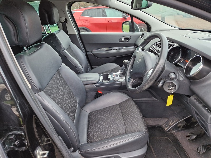 Peugeot 3008 HDi Allure - U11980