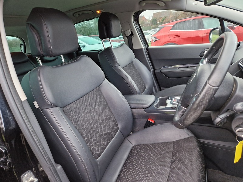 Peugeot 3008 HDi Allure - U11980