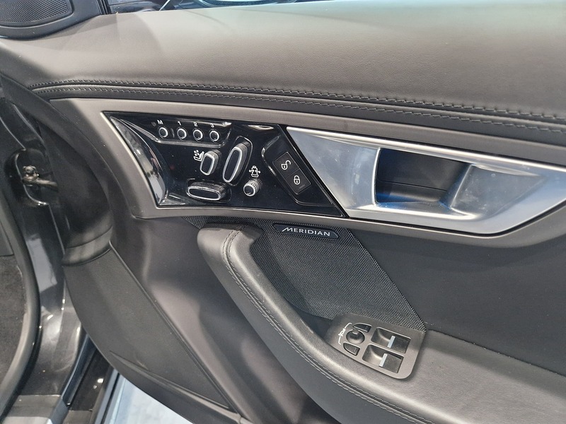 Jaguar F-Type V8 R - U11990