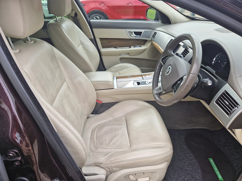 Jaguar XF d Premium Luxury - U12000