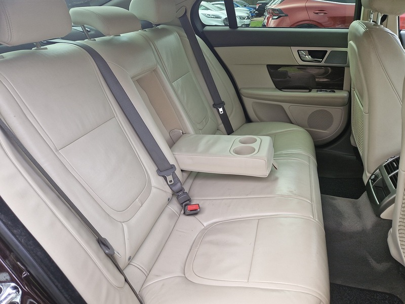 Jaguar XF d Premium Luxury - U12000