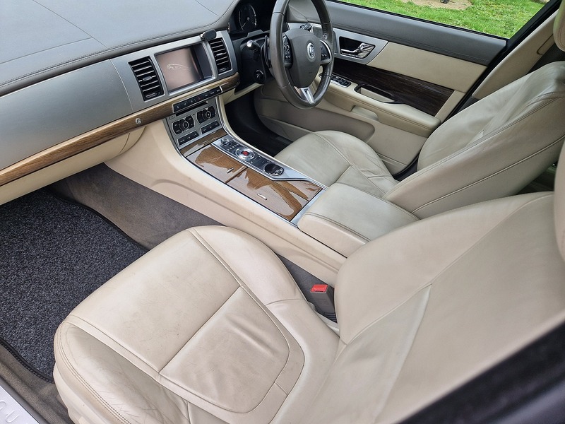 Jaguar XF d Premium Luxury - U12000
