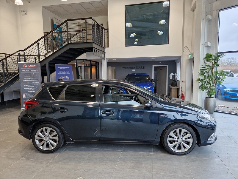 Toyota Auris VVT-h Excel - U12005