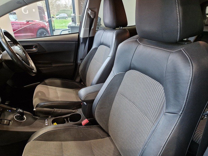 Toyota Auris VVT-h Excel - U12005