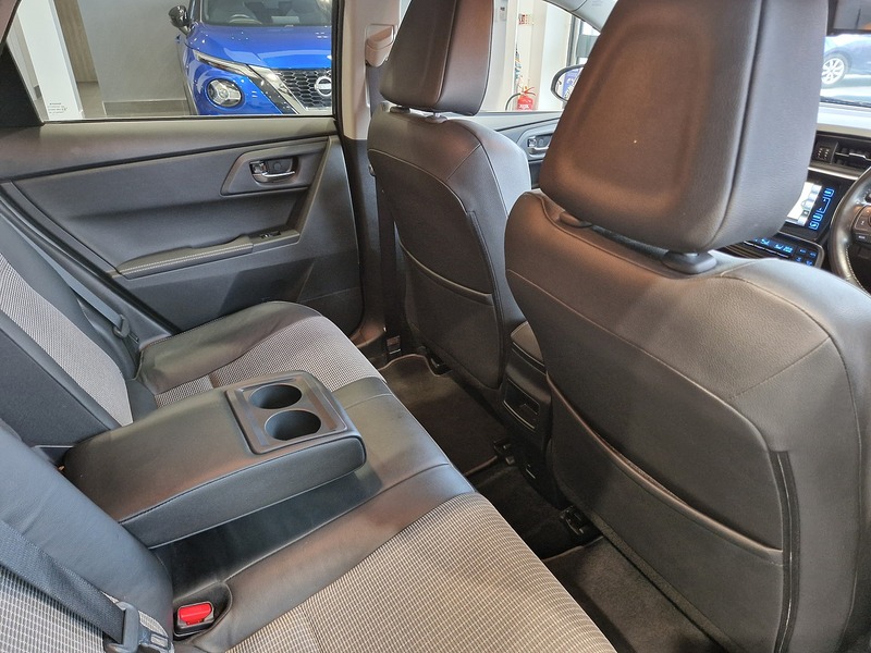 Toyota Auris VVT-h Excel - U12005