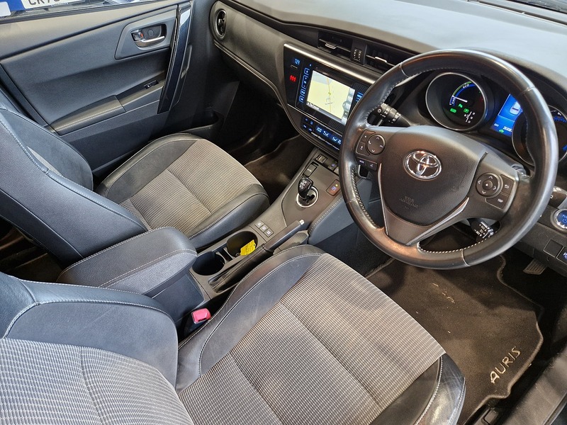 Toyota Auris VVT-h Excel - U12005