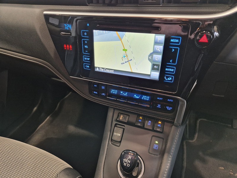 Toyota Auris VVT-h Excel - U12005