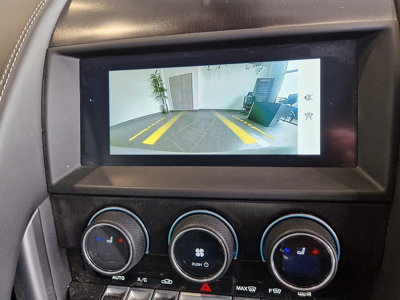 Jaguar F-Type V6 Chequered Flag - U12006