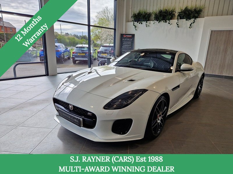Jaguar F-Type V6 Chequered Flag - U12006