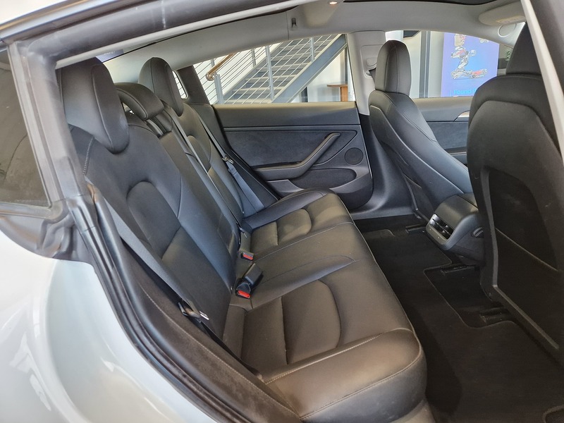 Tesla Model 3 Long Range - U12007