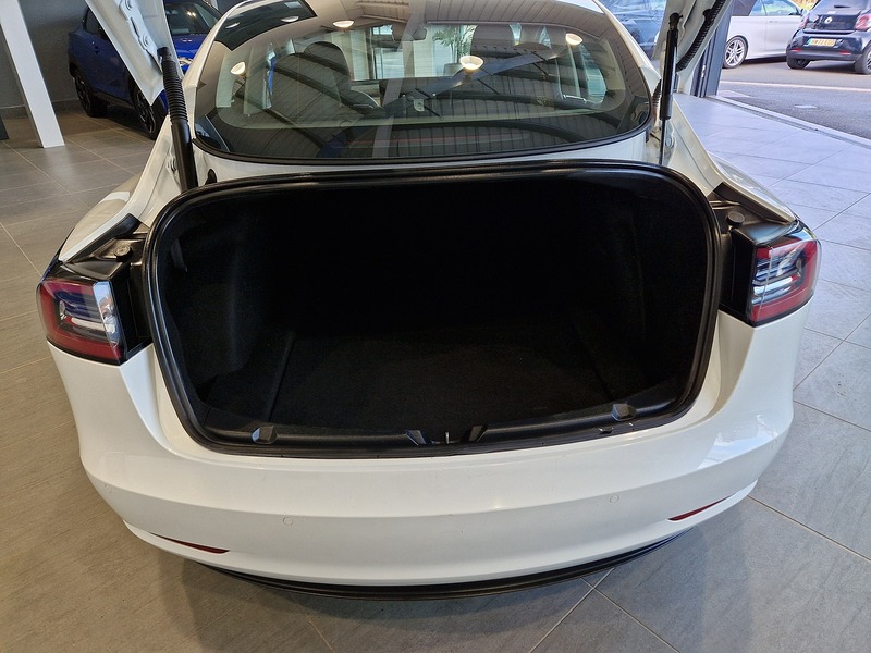 Tesla Model 3 Long Range - U12007