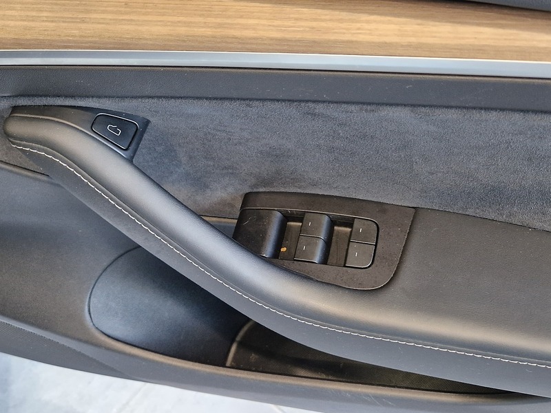 Tesla Model 3 Long Range - U12007