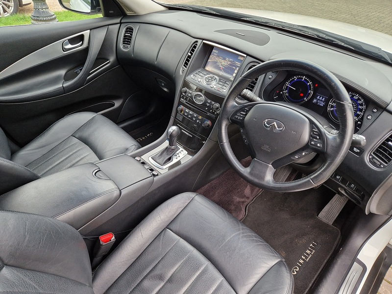Infiniti QX50 d V6 GT - U12009