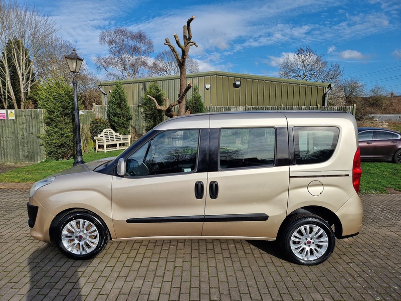 Fiat Doblo MultiJet Eleganza - U12010