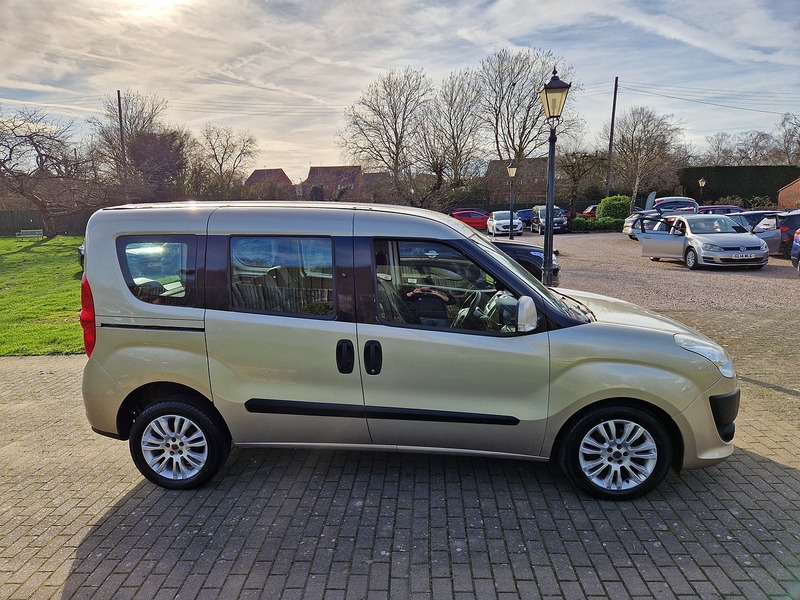 Fiat Doblo MultiJet Eleganza - U12010
