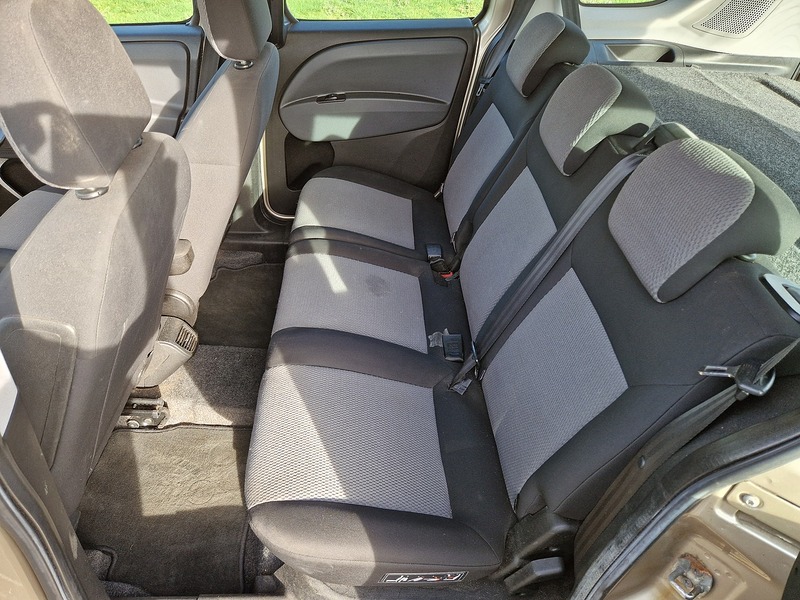 Fiat Doblo MultiJet Eleganza - U12010