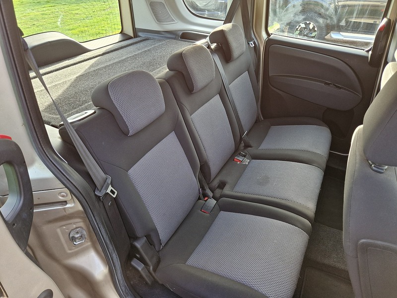 Fiat Doblo MultiJet Eleganza - U12010