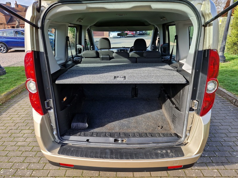 Fiat Doblo MultiJet Eleganza - U12010