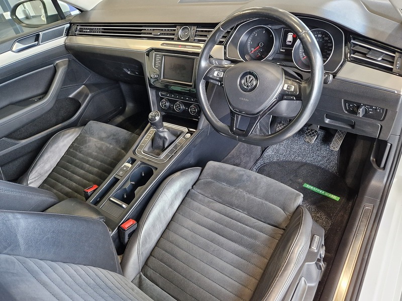 Volkswagen Passat TDI BlueMotion Tech GT - U12011