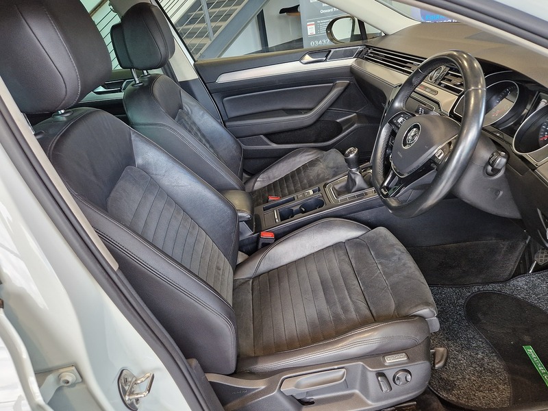 Volkswagen Passat TDI BlueMotion Tech GT - U12011