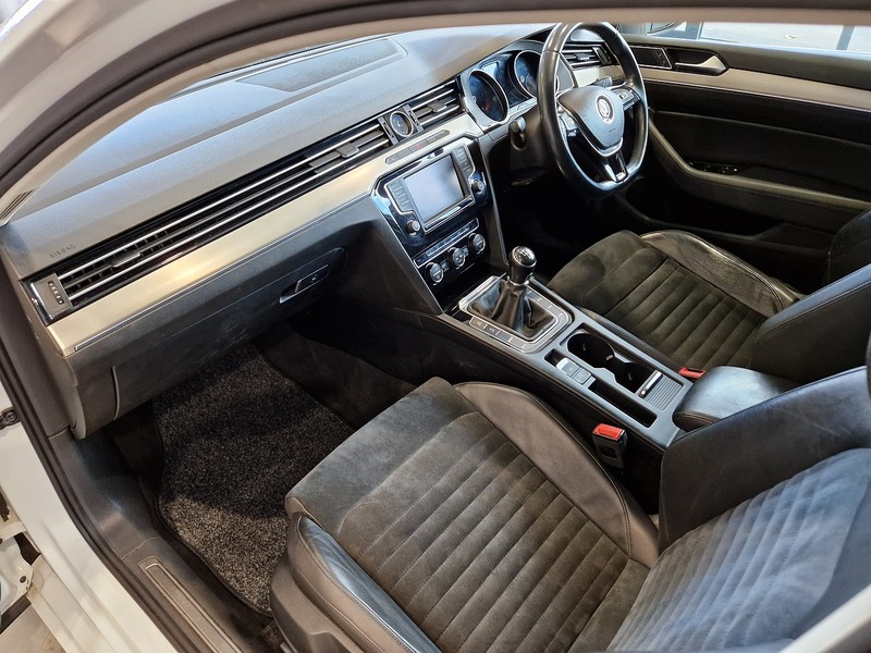 Volkswagen Passat TDI BlueMotion Tech GT - U12011